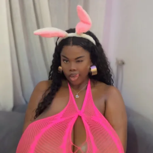 Queen Chi @chimalovv