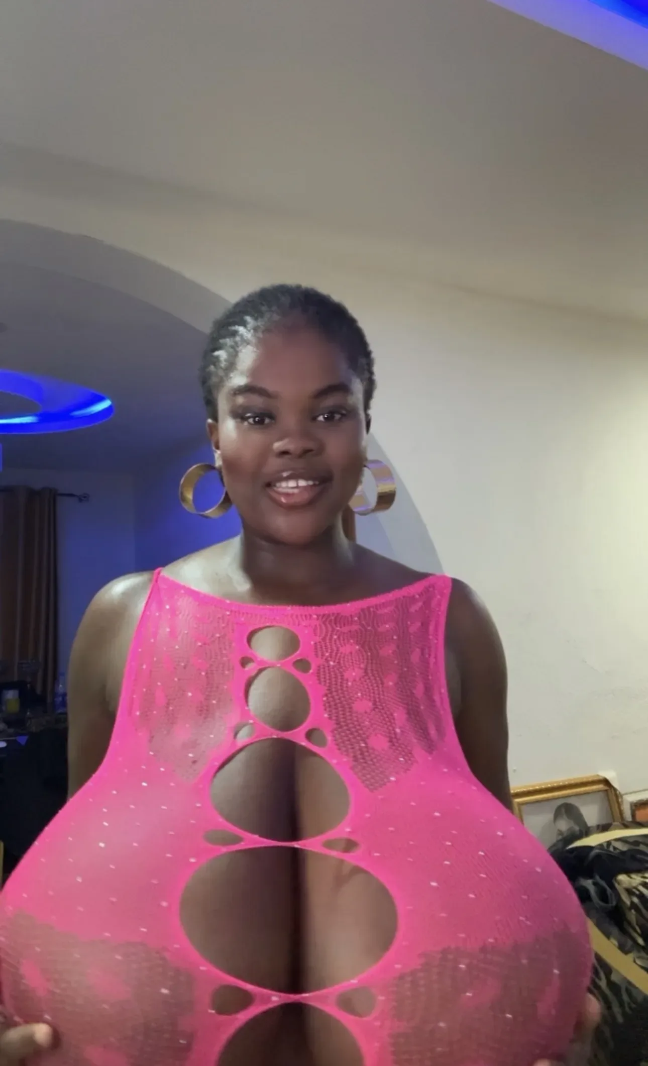 Queen Chi @chiomalovv